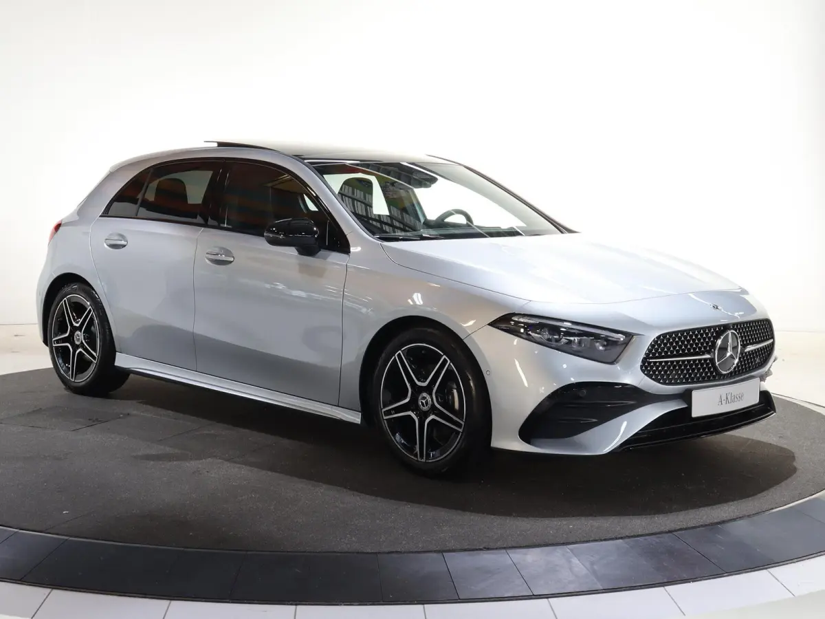180 Business Solution AMG | Panoramaschuifdak | Achteruitrijcamera | Nightpakket | MULTIBEAM LED | Stoelverwarming |