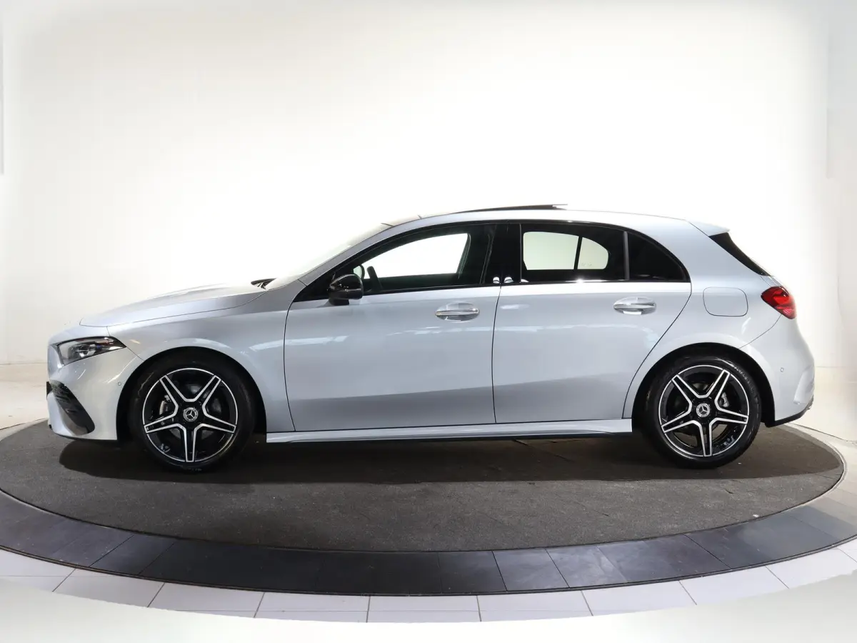 180 Business Solution AMG | Panoramaschuifdak | Achteruitrijcamera | Nightpakket | MULTIBEAM LED | Stoelverwarming |