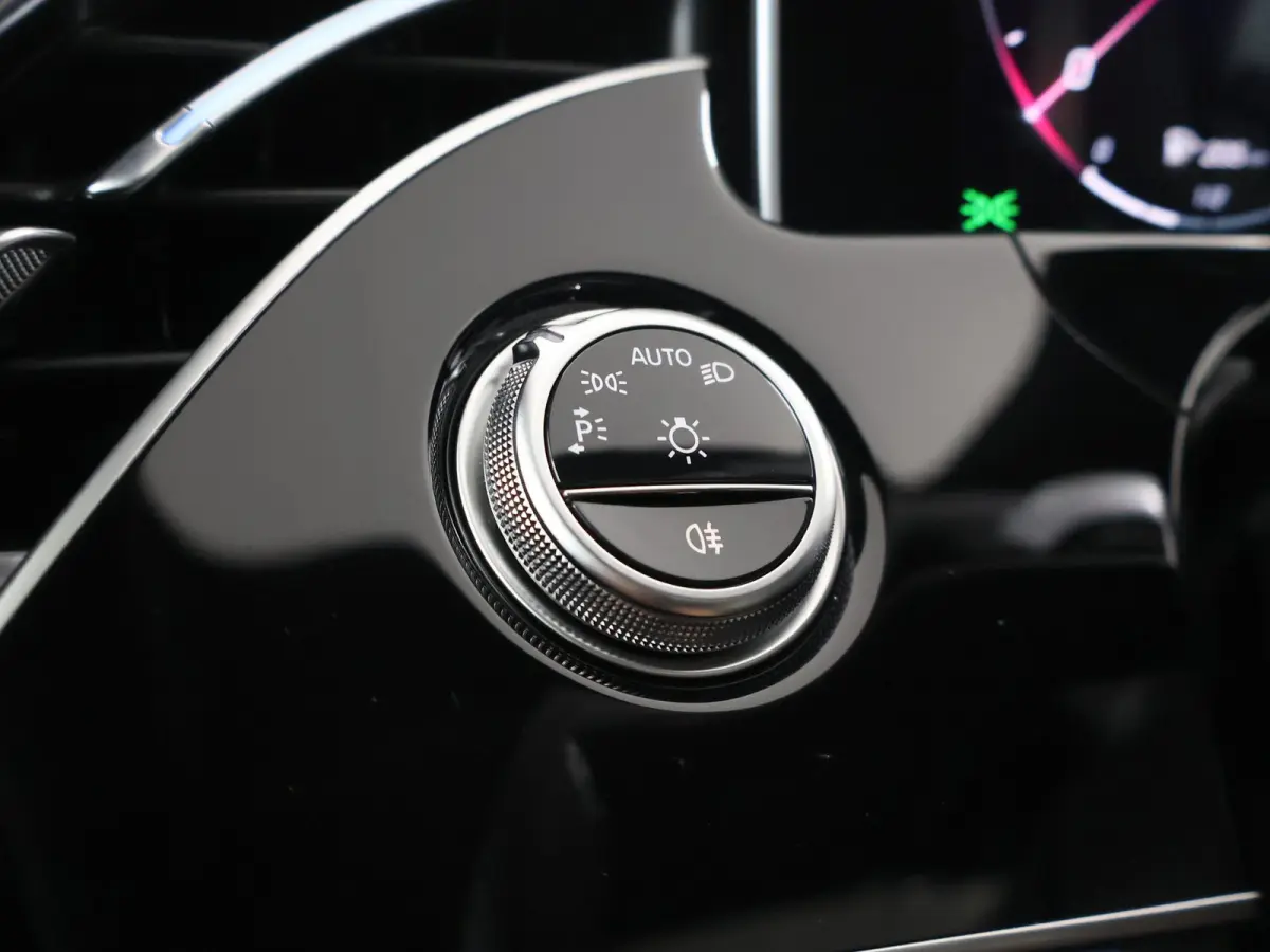 300 e Sport Edition | AMG Line |  Panorama-schuifdak | Elektrische stoelen incl Memory | MBUX Superscreen | 360-camera |