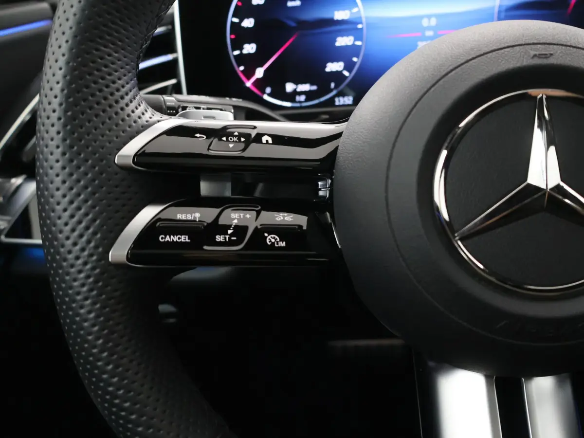 300 e Sport Edition | AMG Line |  Panorama-schuifdak | Elektrische stoelen incl Memory | MBUX Superscreen | 360-camera |