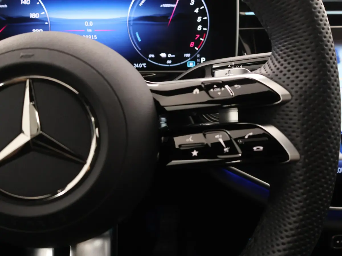 300 e Sport Edition | AMG Line |  Panorama-schuifdak | Elektrische stoelen incl Memory | MBUX Superscreen | 360-camera |