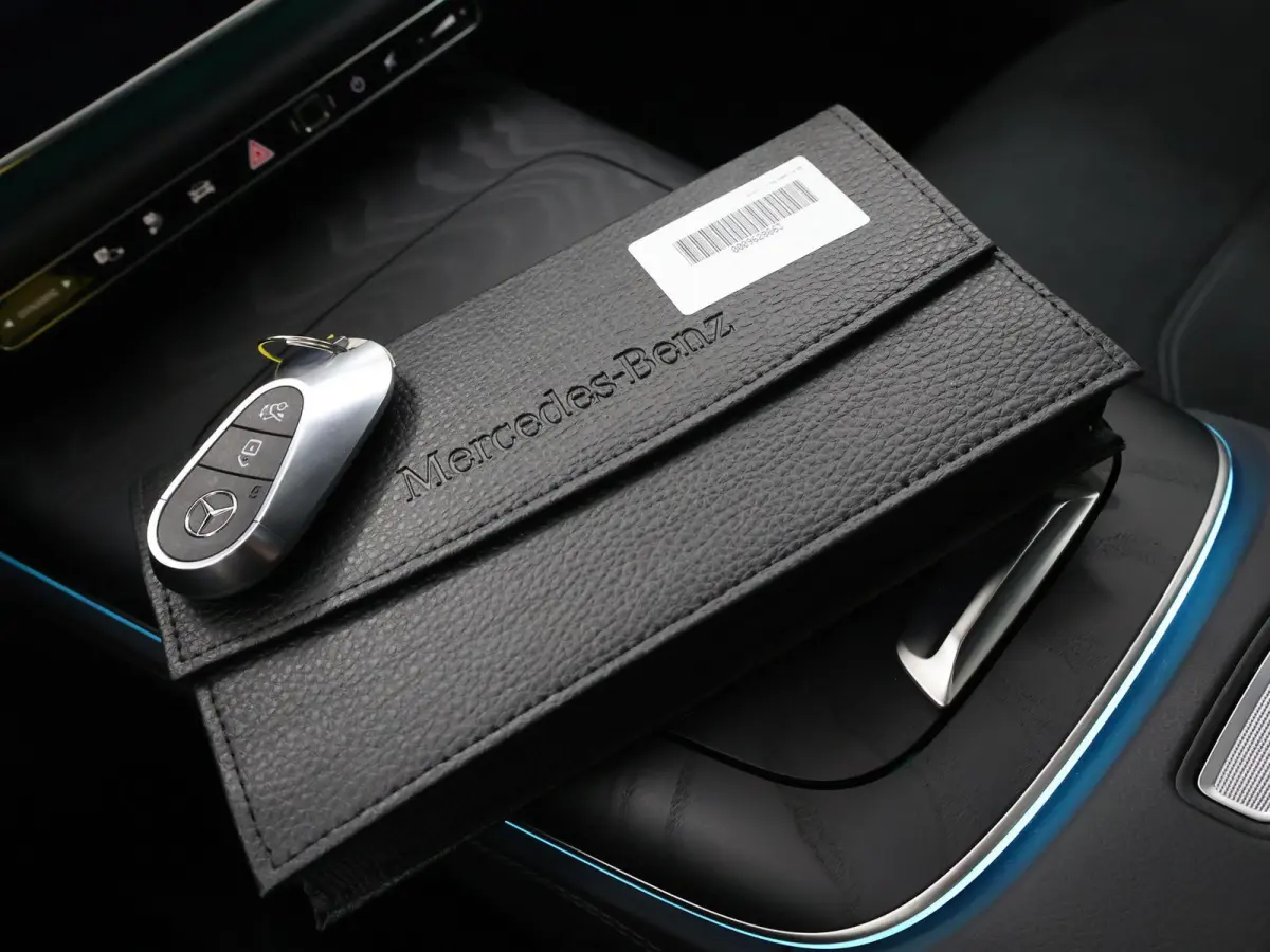 300 e Sport Edition | AMG Line |  Panorama-schuifdak | Elektrische stoelen incl Memory | MBUX Superscreen | 360-camera | Night |