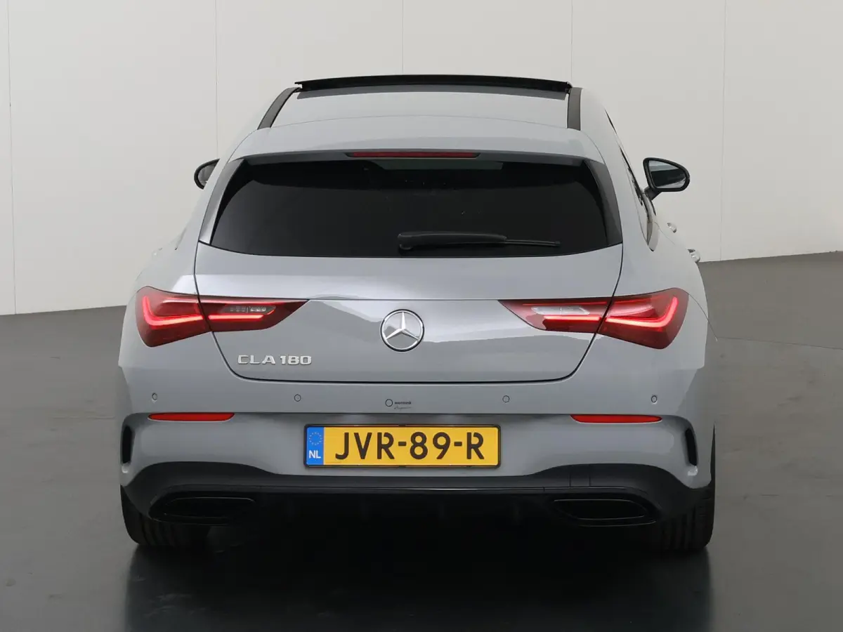 180 Business Solution AMG | AMG Line Plus | Nightpakket | Head-up display | 360° camera | Dodehoekassistent | 19 inch AMG Velgen |