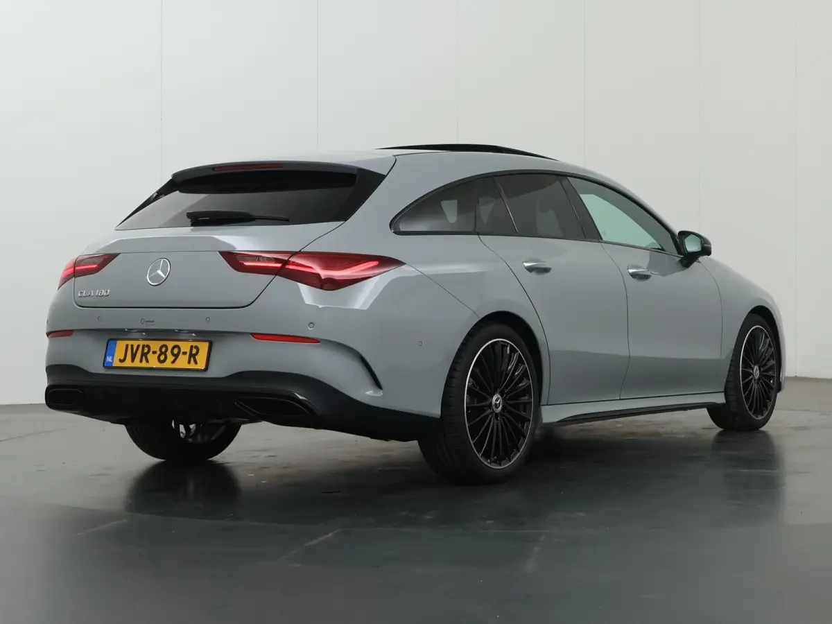 180 Business Solution AMG | AMG Line Plus | Nightpakket | Head-up display | 360° camera | Dodehoekassistent | 19 inch AMG Velgen |