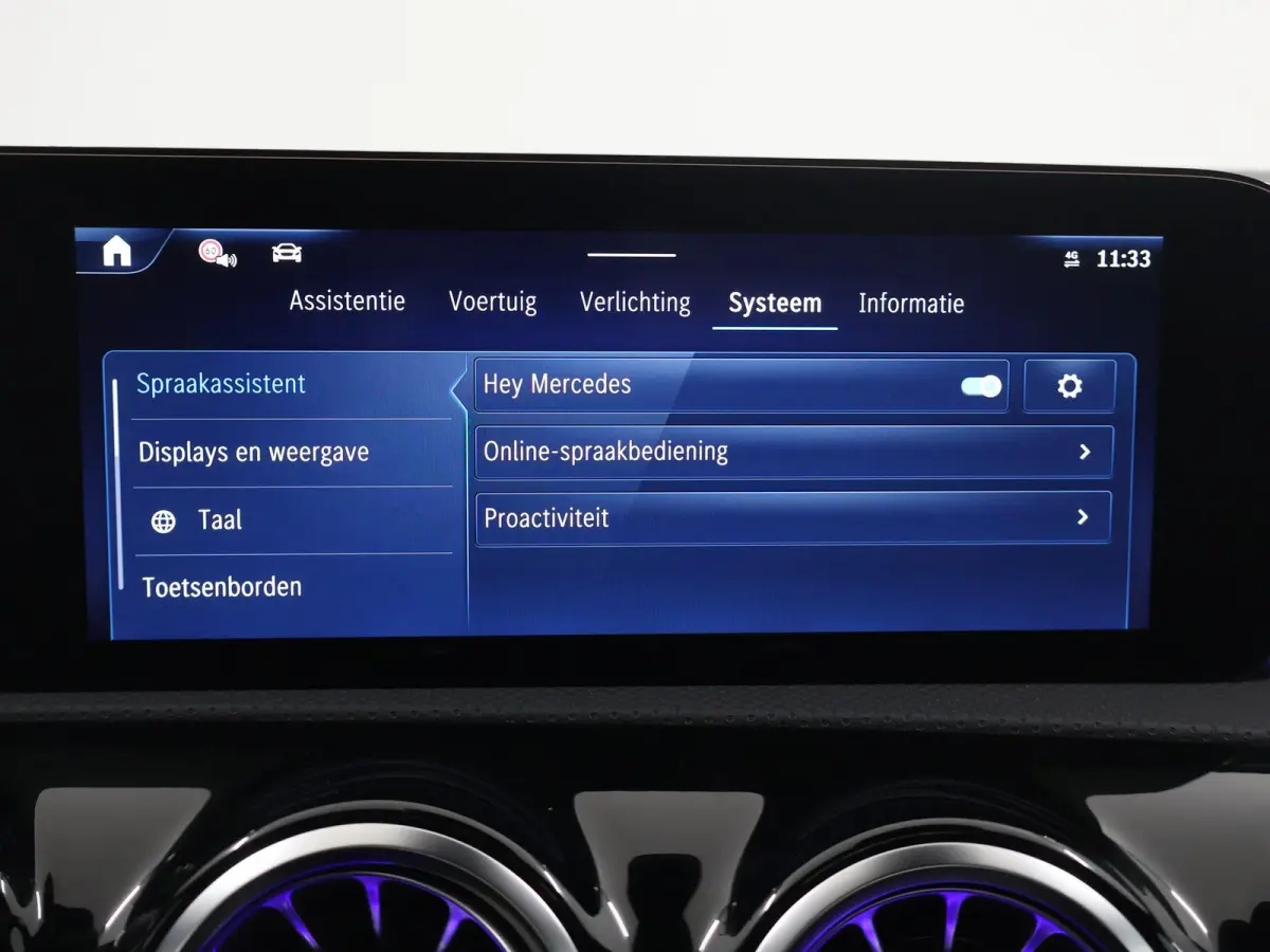 180 Business Solution AMG | AMG Line Plus | Nightpakket | Head-up display | 360° camera | Dodehoekassistent | 19 inch AMG Velgen |