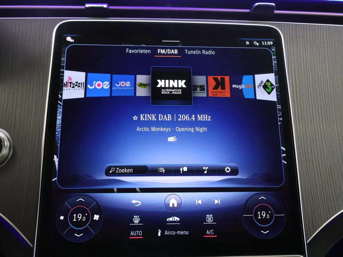 350+ Sport Edition 96 kWh | Panoramadak | Burmester | Airmatic | Matrix Led |