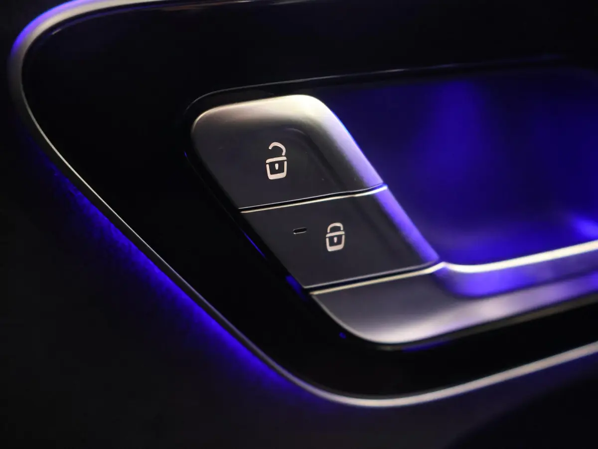 350+ Sport Edition 96 kWh | Panoramadak | Burmester | Airmatic | Matrix Led |