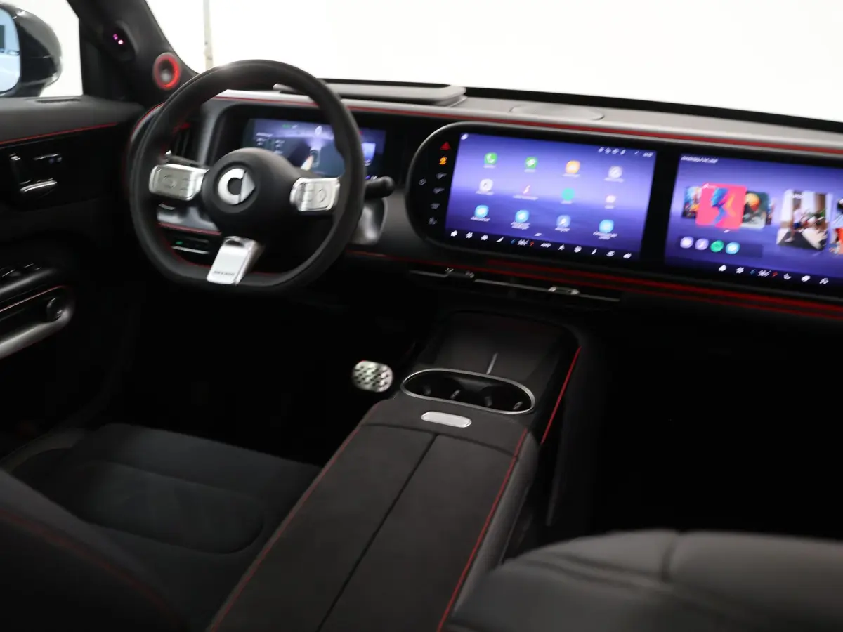Brabus 100 kWh | 646 PK! | Drive Pilot | Stuurwiel- & Stoelverwarming voor- & achterin | Head-Up Display | Sennheiser Audio | Panoramadak | 3e display |