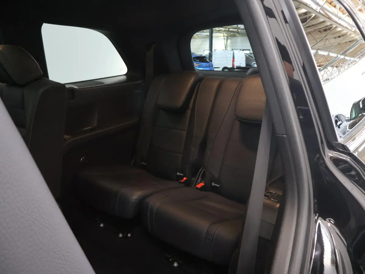 450 4MATIC Premium Plus | 7-persoons | AMG | Night | Luchtvering | Trekhaak | Treeplanken | 23" lichtmetalen velgen | Keyless |