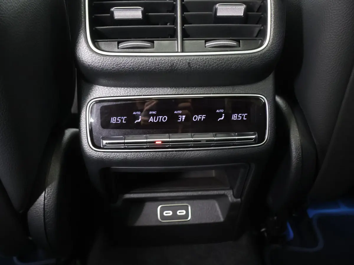 400 e 4MATIC AMG Line | Night | Panoramadak | Luchtvering | Trekhaak | Burmester | Memory | Thermotronic |
