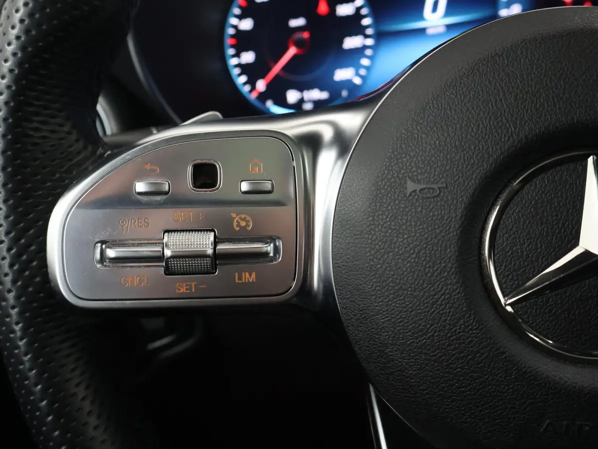 4MATIC Premium | Digitale cockpit | AMG | Panoramadak | Night pakket | Keyless |