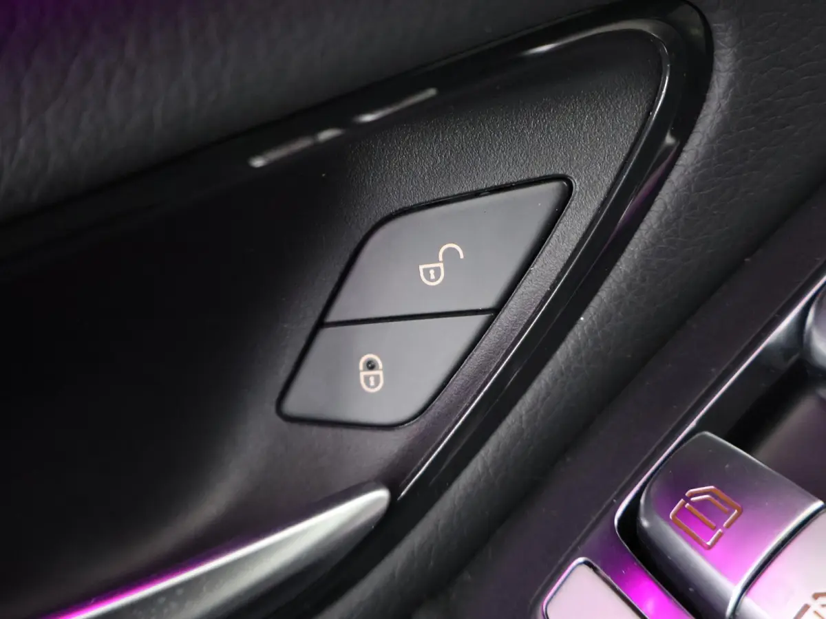 4MATIC Premium | Digitale cockpit | AMG | Panoramadak | Night pakket | Keyless |