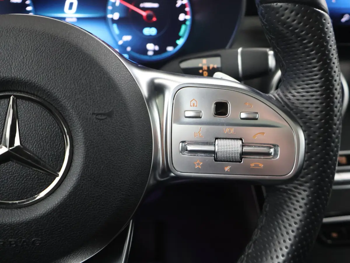 4MATIC Premium | Digitale cockpit | AMG | Panoramadak | Night pakket | Keyless |