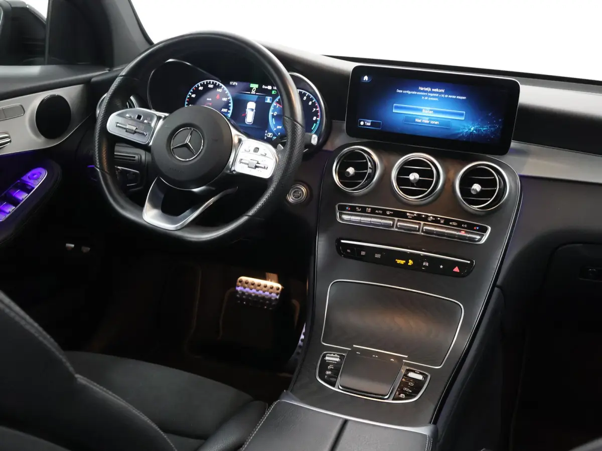 4MATIC Premium | Digitale cockpit | AMG | Panoramadak | Night pakket | Keyless |