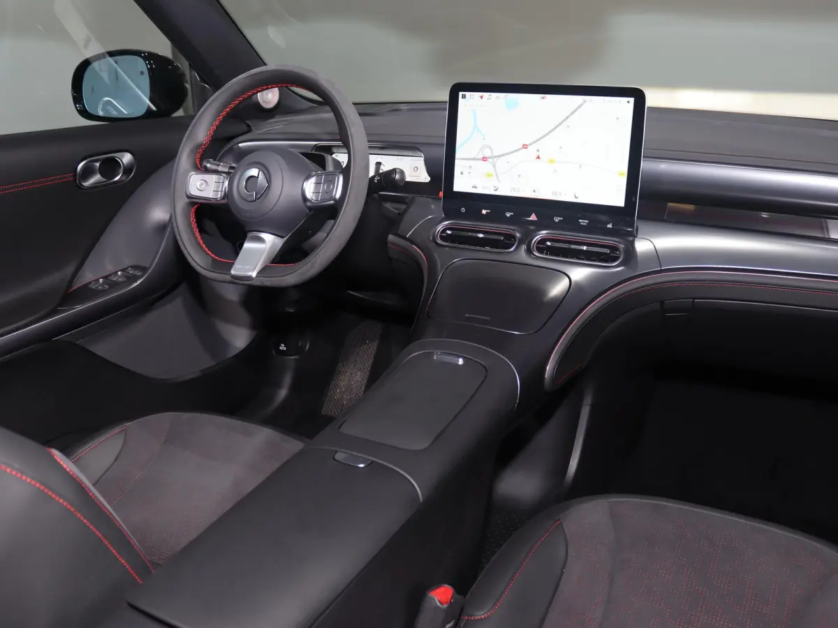 BRABUS 66 kWh | 428 pk | Panoramadak | 360 Camera | Keyless Entry | Memory | Cyber Spark LED | Smart Drive Pilot | BRABUS Mode |