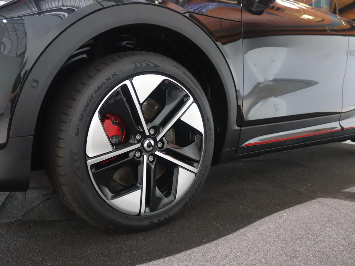 BRABUS 66 kWh | 428 pk | Panoramadak | 360 Camera | Keyless Entry | Memory | Cyber Spark LED | Smart Drive Pilot | BRABUS Mode |