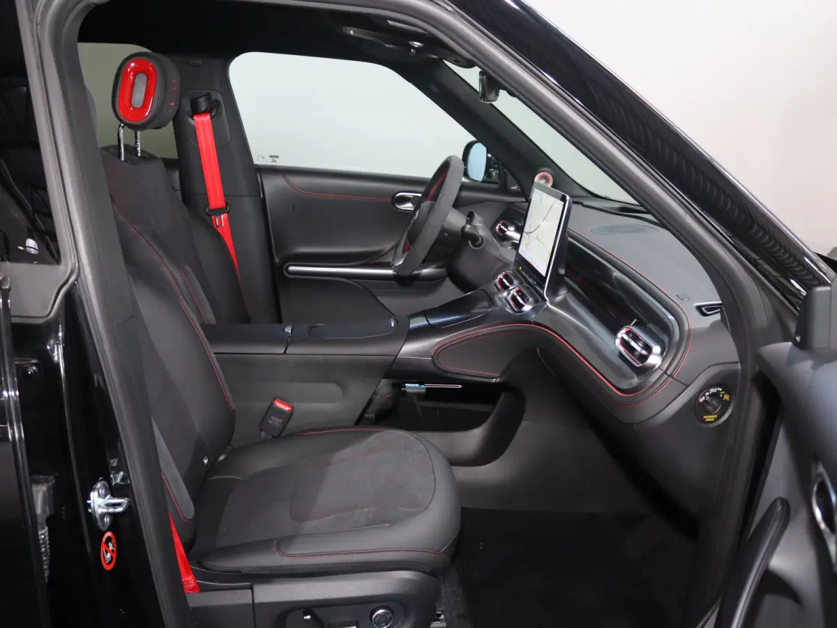 BRABUS 66 kWh | 428 pk | Panoramadak | 360 Camera | Keyless Entry | Memory | Cyber Spark LED | Smart Drive Pilot | BRABUS Mode |