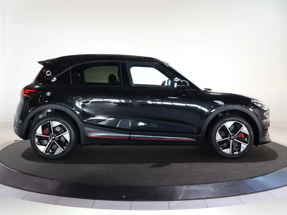BRABUS 66 kWh | 428 pk | Panoramadak | 360 Camera | Keyless Entry | Memory | Cyber Spark LED | Smart Drive Pilot | BRABUS Mode |