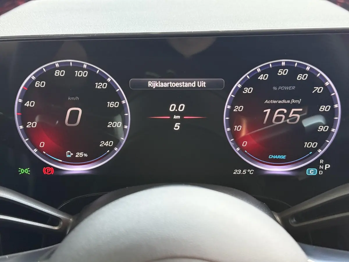 250+ Business Solution AMG 85.5 kWh |  AMG Line Plus | Premium Pakket | Winterpakket | Superscreen | Verwarmd stuurwiel | Dodehoekassistent | Nightpakket |