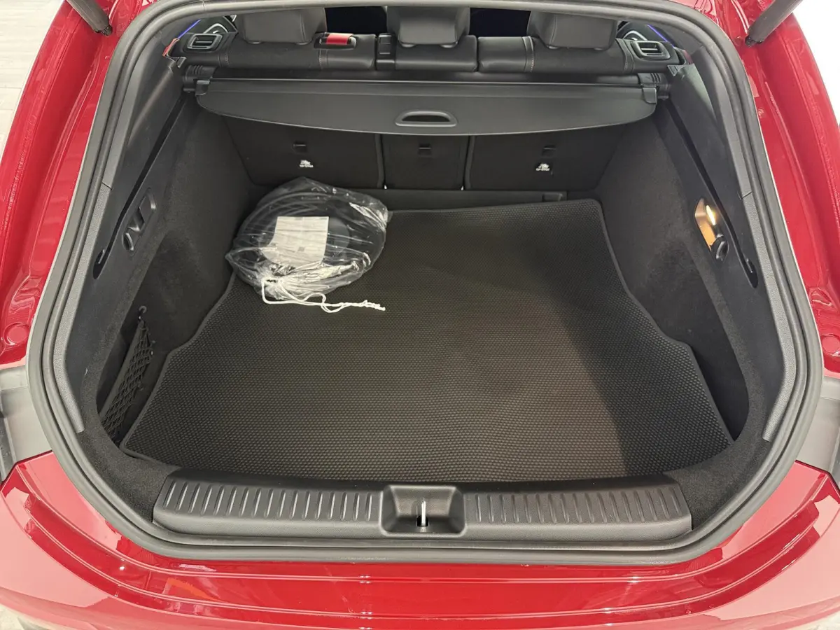 250+ Business Solution AMG 85.5 kWh |  AMG Line Plus | Premium Pakket | Winterpakket | Superscreen | Verwarmd stuurwiel | Dodehoekassistent | Nightpakket |
