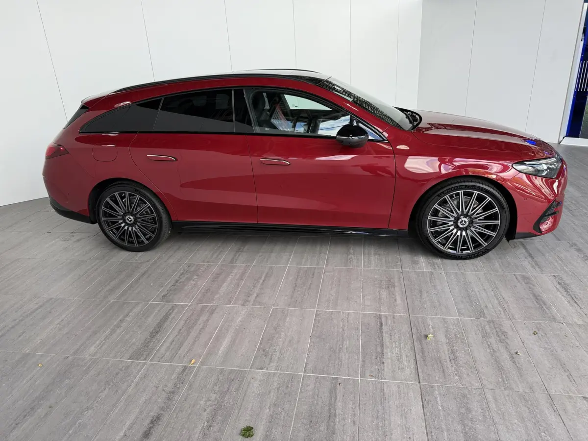 250+ Business Solution AMG 85.5 kWh |  AMG Line Plus | Premium Pakket | Winterpakket | Superscreen | Verwarmd stuurwiel | Dodehoekassistent | Nightpakket |