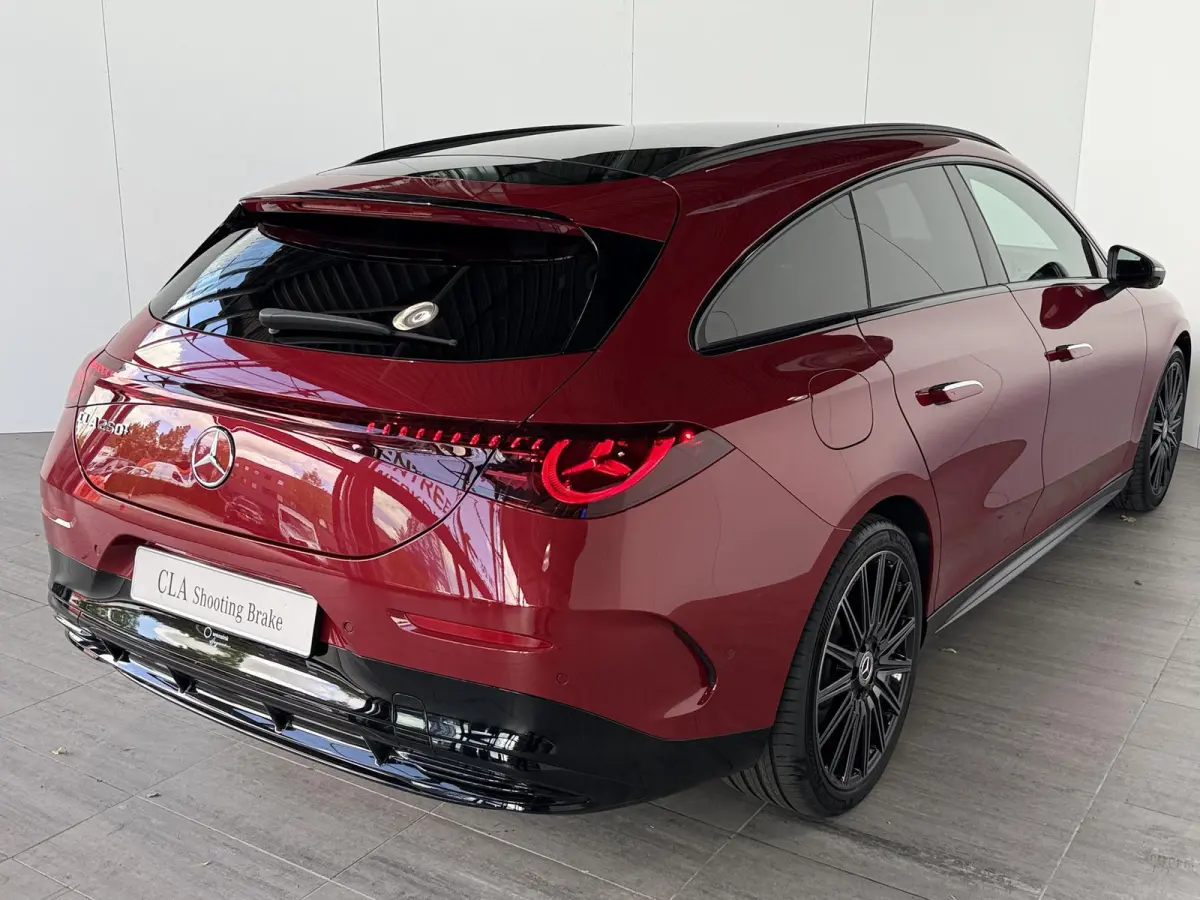 250+ Business Solution AMG 85.5 kWh |  AMG Line Plus | Premium Pakket | Winterpakket | Superscreen | Verwarmd stuurwiel | Dodehoekassistent | Nightpakket |