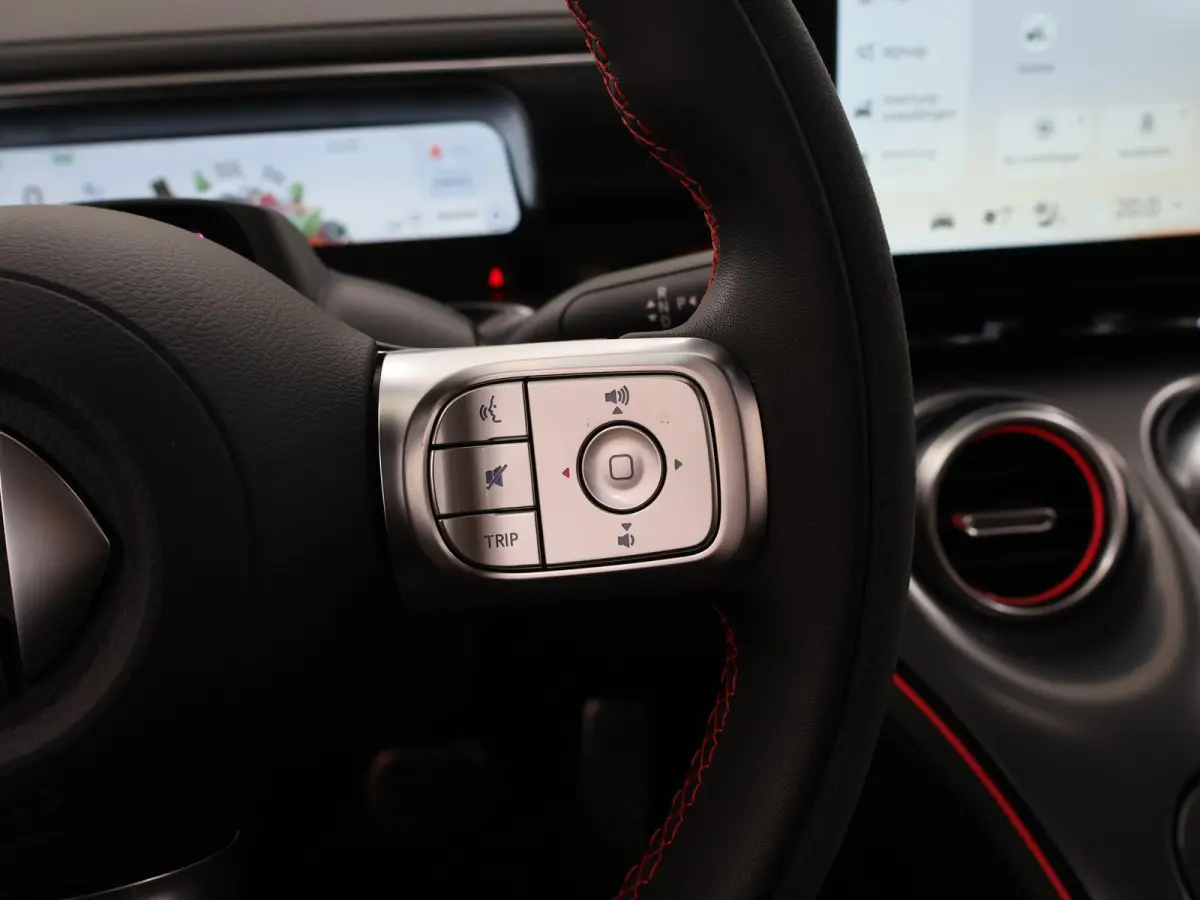 BRABUS 66 kWh | Panoramadak | Elektrische achterklep | Stoelverwarming |