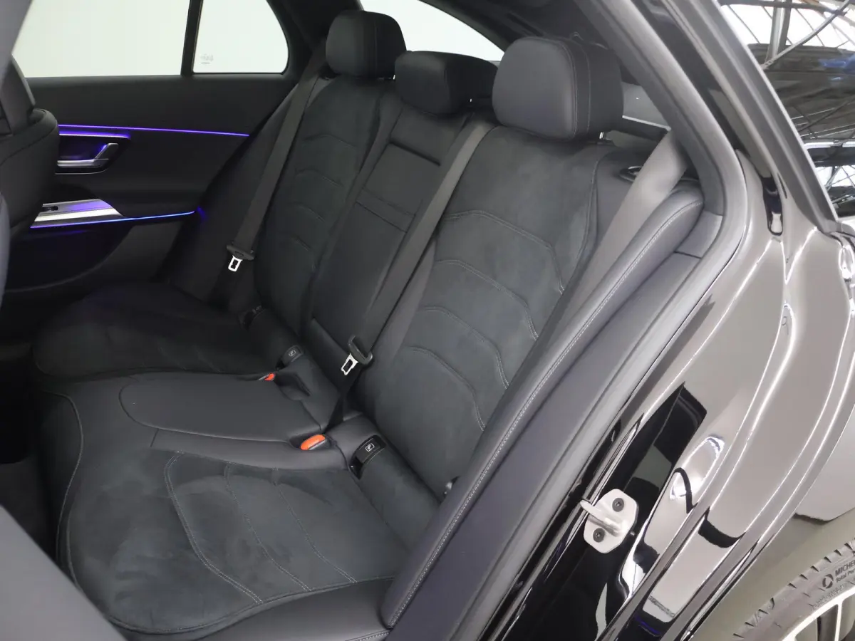 300e Sport Edition | Panoramaschuifdak | Trekhaak | Premium Pakket | 360°-camera | MBUX Superscreen | Burmester |