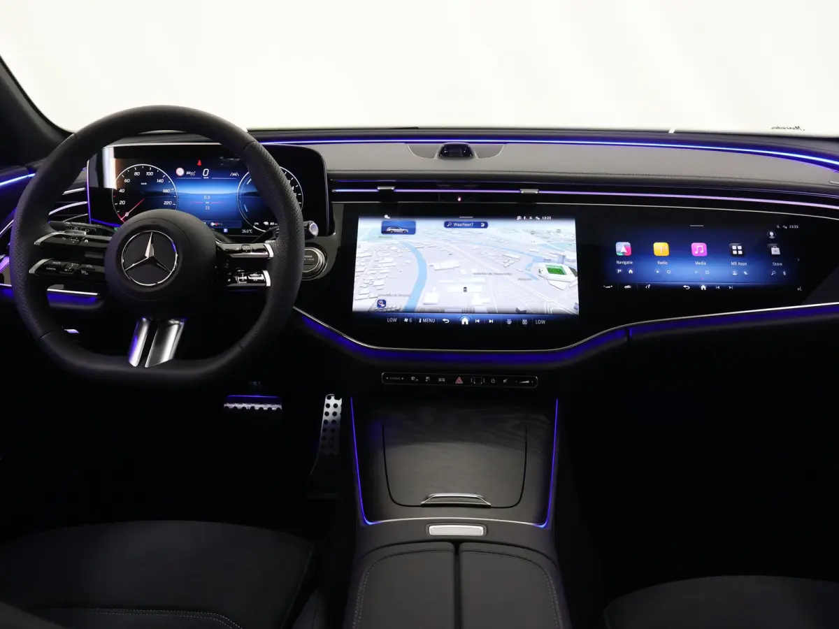 300e Sport Edition | Panoramaschuifdak | Trekhaak | Premium Pakket | 360°-camera | MBUX Superscreen | Burmester |