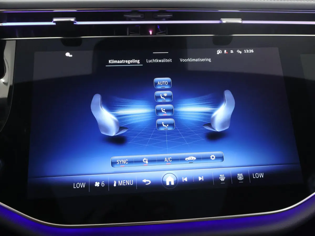300e Sport Edition | Panoramaschuifdak | Trekhaak | Premium Pakket | 360°-camera | MBUX Superscreen | Burmester |