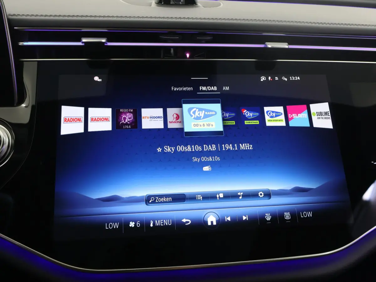 300e Sport Edition | Panoramaschuifdak | Trekhaak | Premium Pakket | 360°-camera | MBUX Superscreen | Burmester |