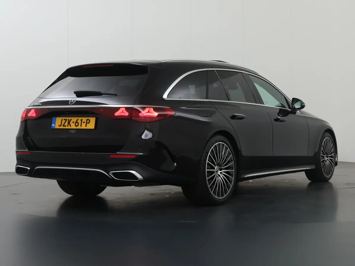 300e Sport Edition | Panoramaschuifdak | Trekhaak | Premium Pakket | 360°-camera | MBUX Superscreen | Burmester |