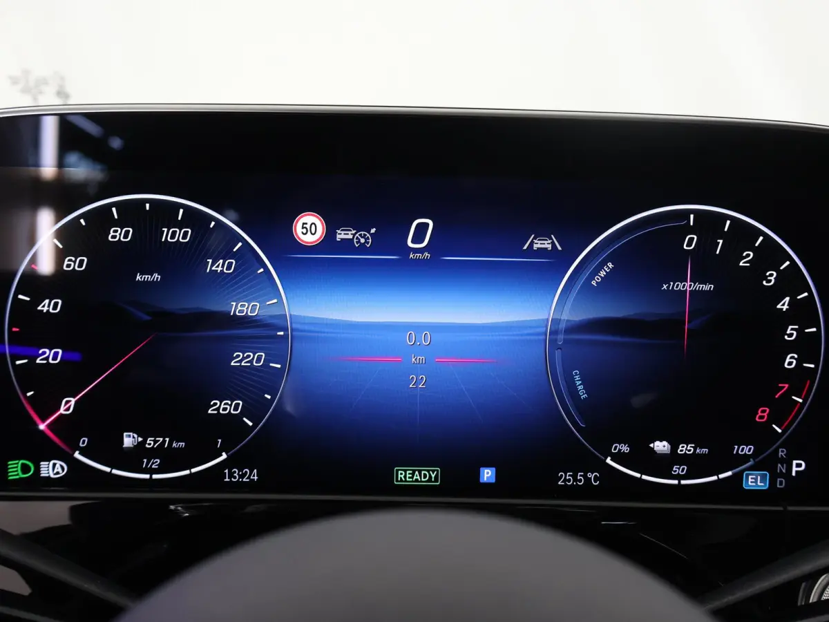 300e Sport Edition | Panoramaschuifdak | Trekhaak | Premium Pakket | 360°-camera | MBUX Superscreen | Burmester |