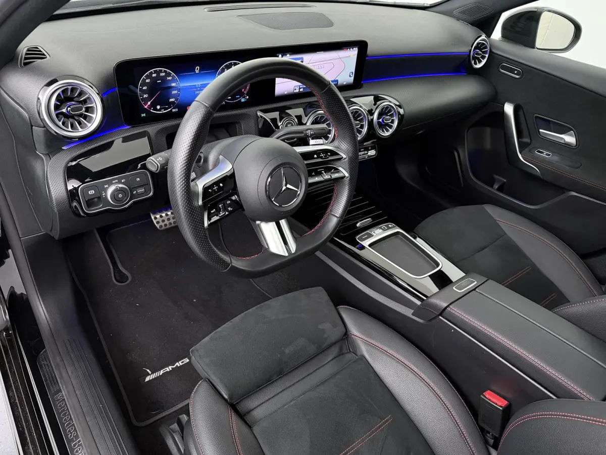 180 Star Edition AMG Line | Panoramadak | 19 inch LM velgen | Night pakket | Multibeam Led verlichting |