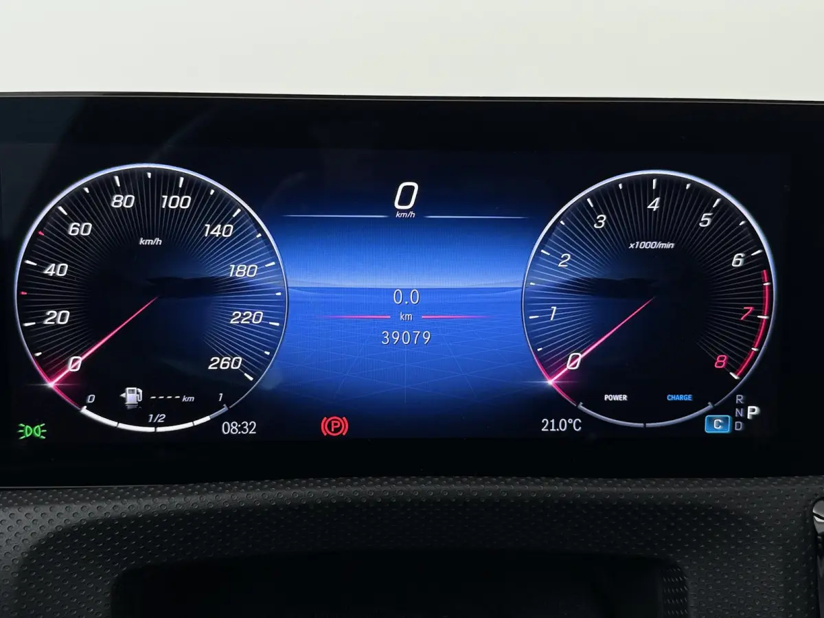 180 Star Edition AMG Line | Panoramadak | 19 inch LM velgen | Night pakket | Multibeam Led verlichting |