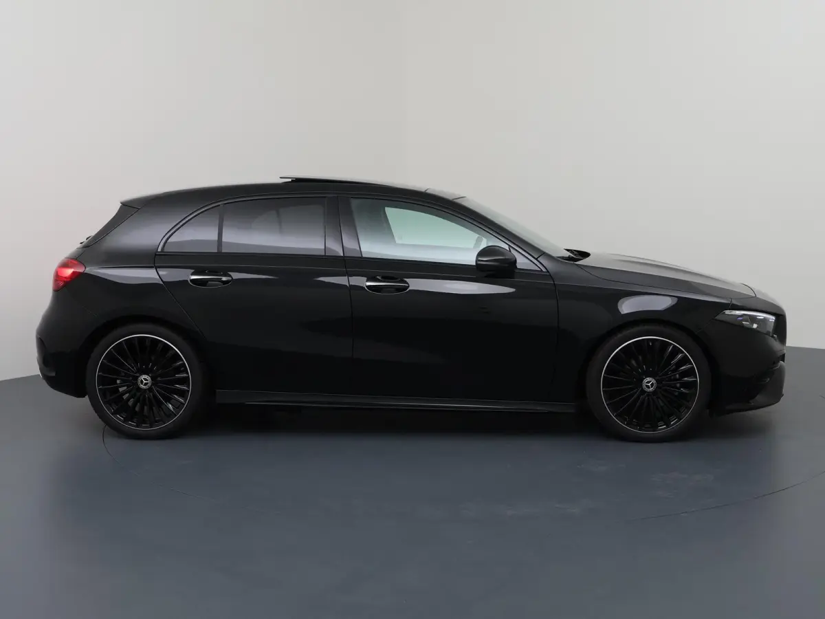 180 Star Edition AMG Line | Panoramadak | 19 inch LM velgen | Night pakket | Multibeam Led verlichting |