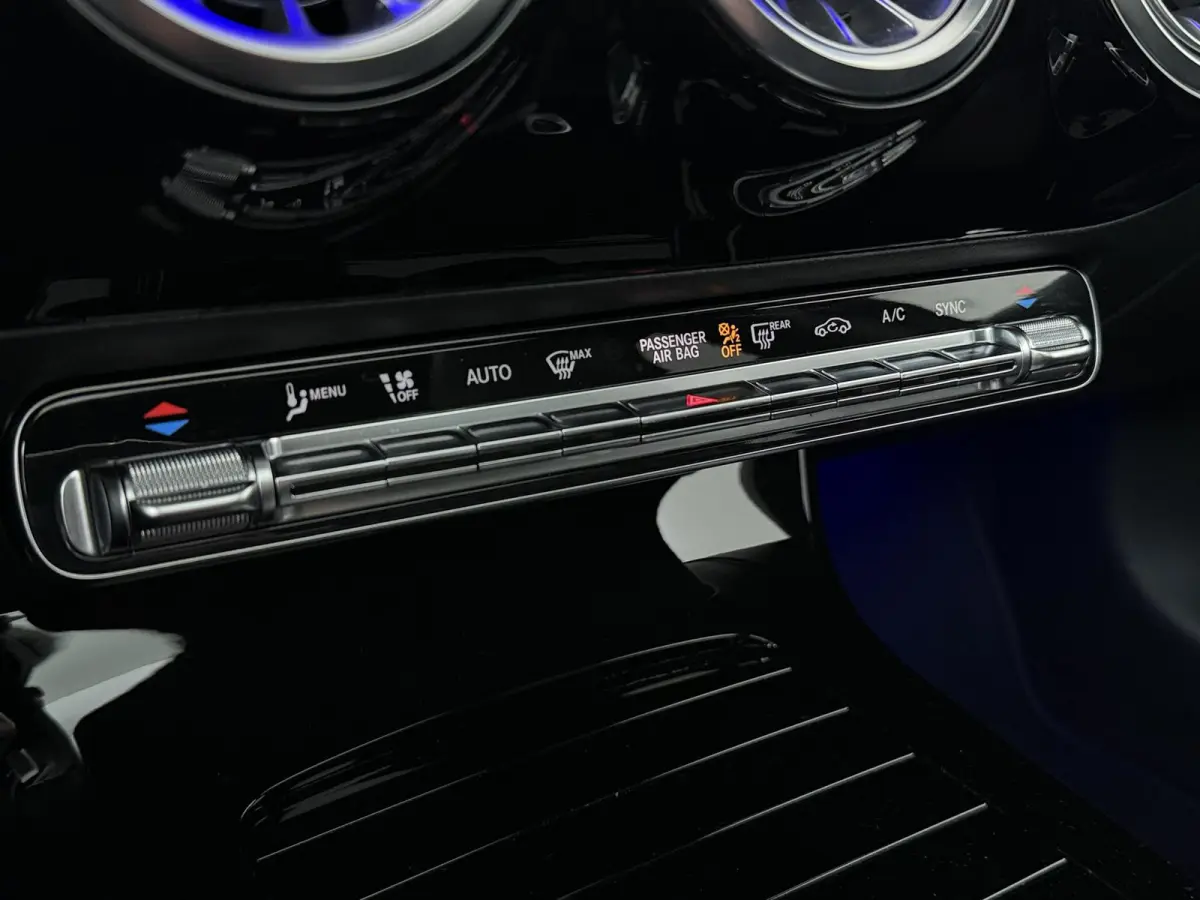 180 Star Edition AMG Line | Panoramadak | 19 inch LM velgen | Night pakket | Multibeam Led verlichting |