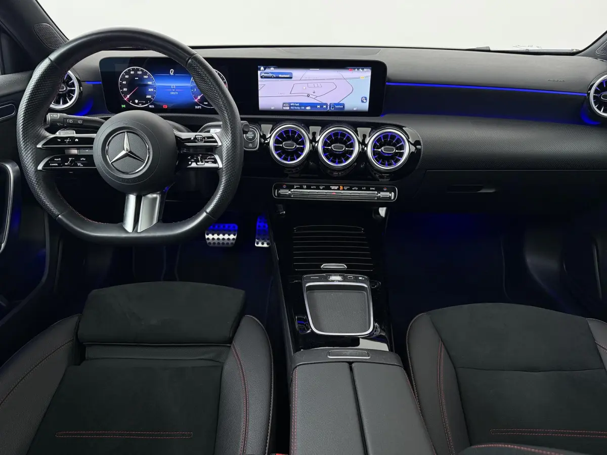 180 Star Edition AMG Line | Panoramadak | 19 inch LM velgen | Night pakket | Multibeam Led verlichting |