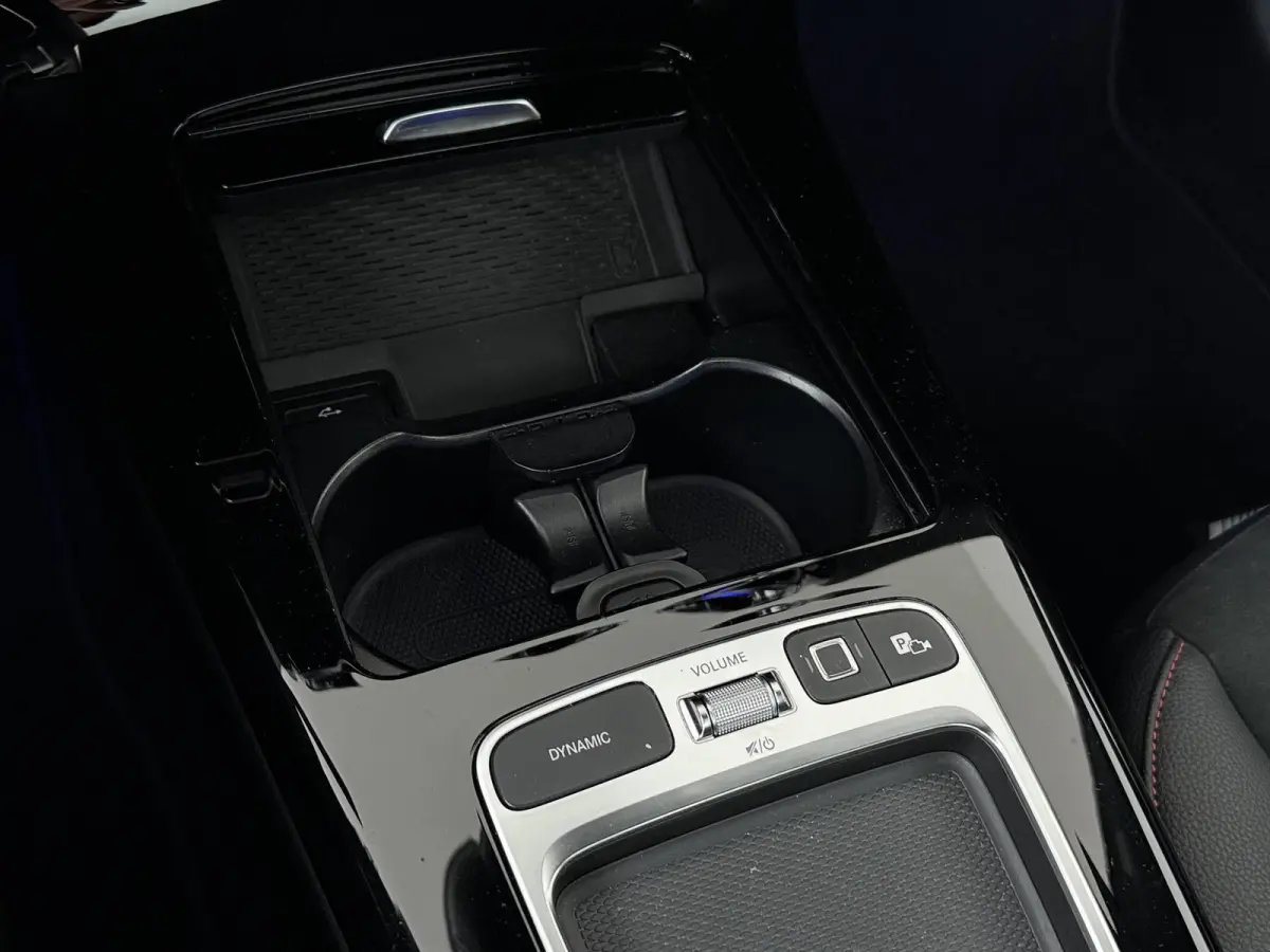 180 Star Edition AMG Line | Panoramadak | 19 inch LM velgen | Night pakket | Multibeam Led verlichting |
