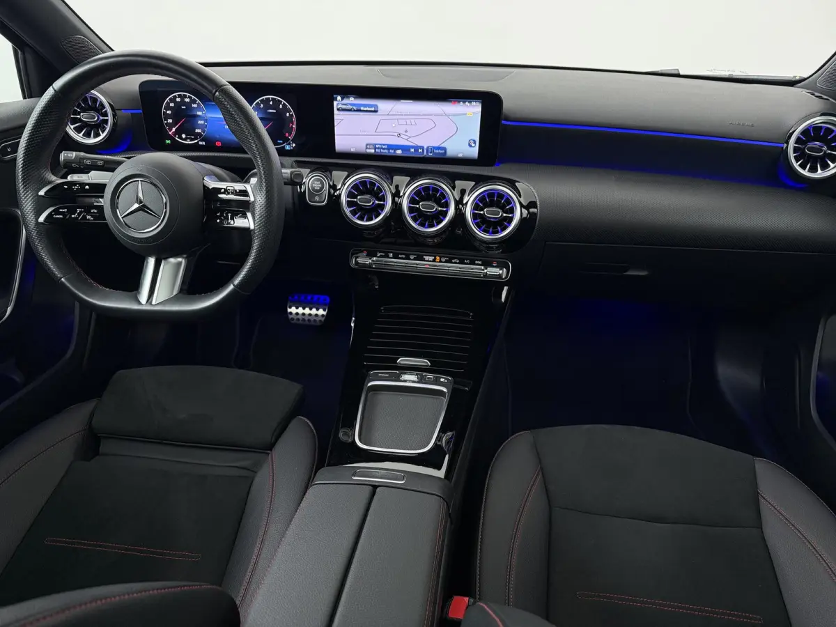 180 Star Edition AMG Line | Panoramadak | 19 inch LM velgen | Night pakket | Multibeam Led verlichting |