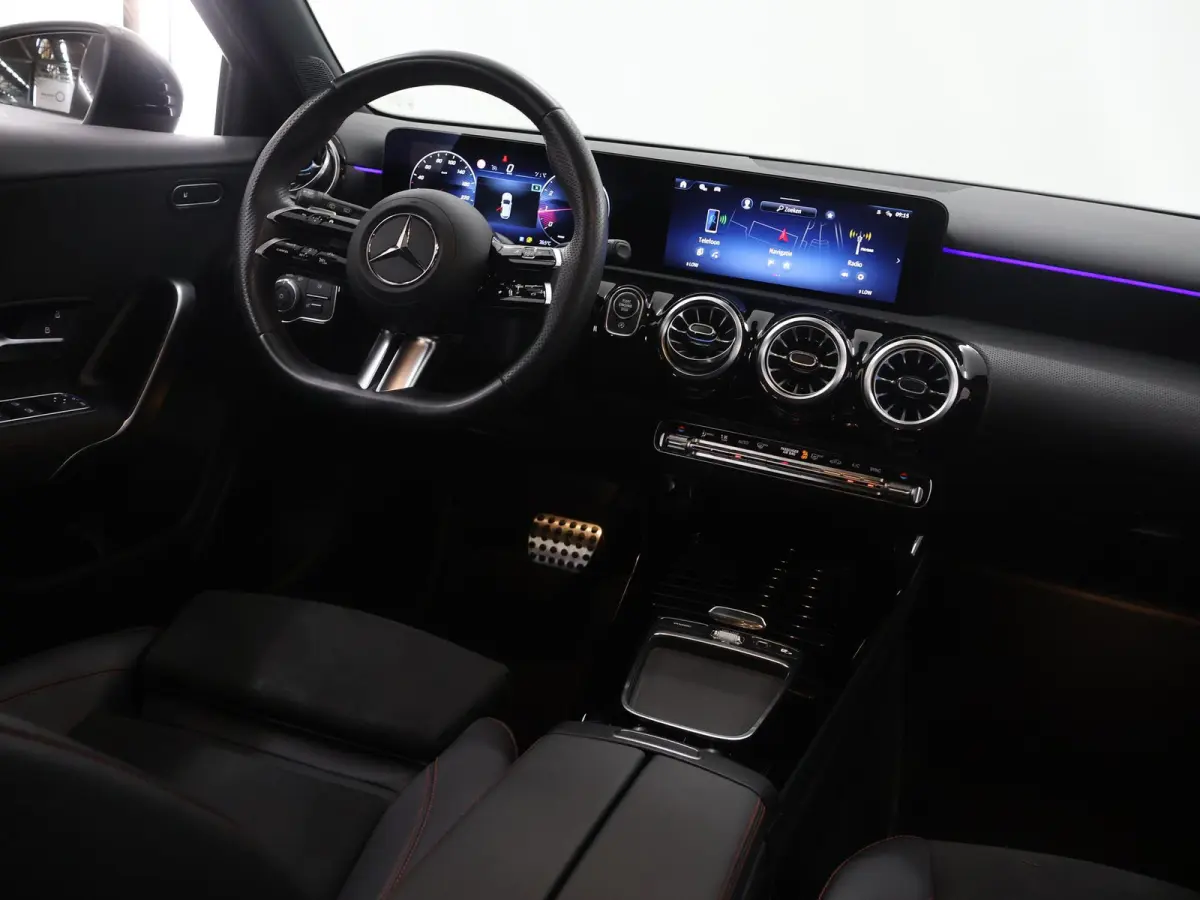 180 Business Solution AMG | Panoramadak | Night pakket | Sfeerverlichting |