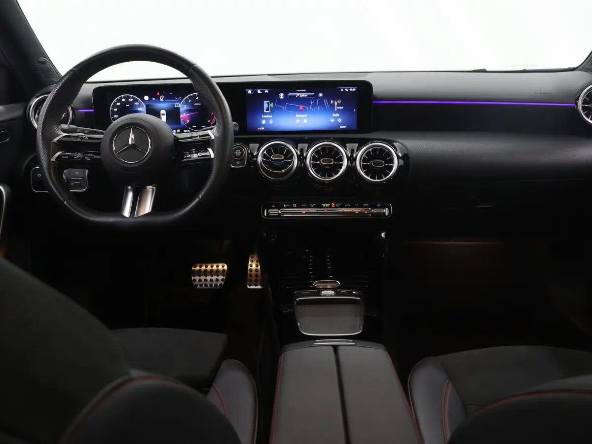 180 Business Solution AMG | Panoramadak | Night pakket | Sfeerverlichting |