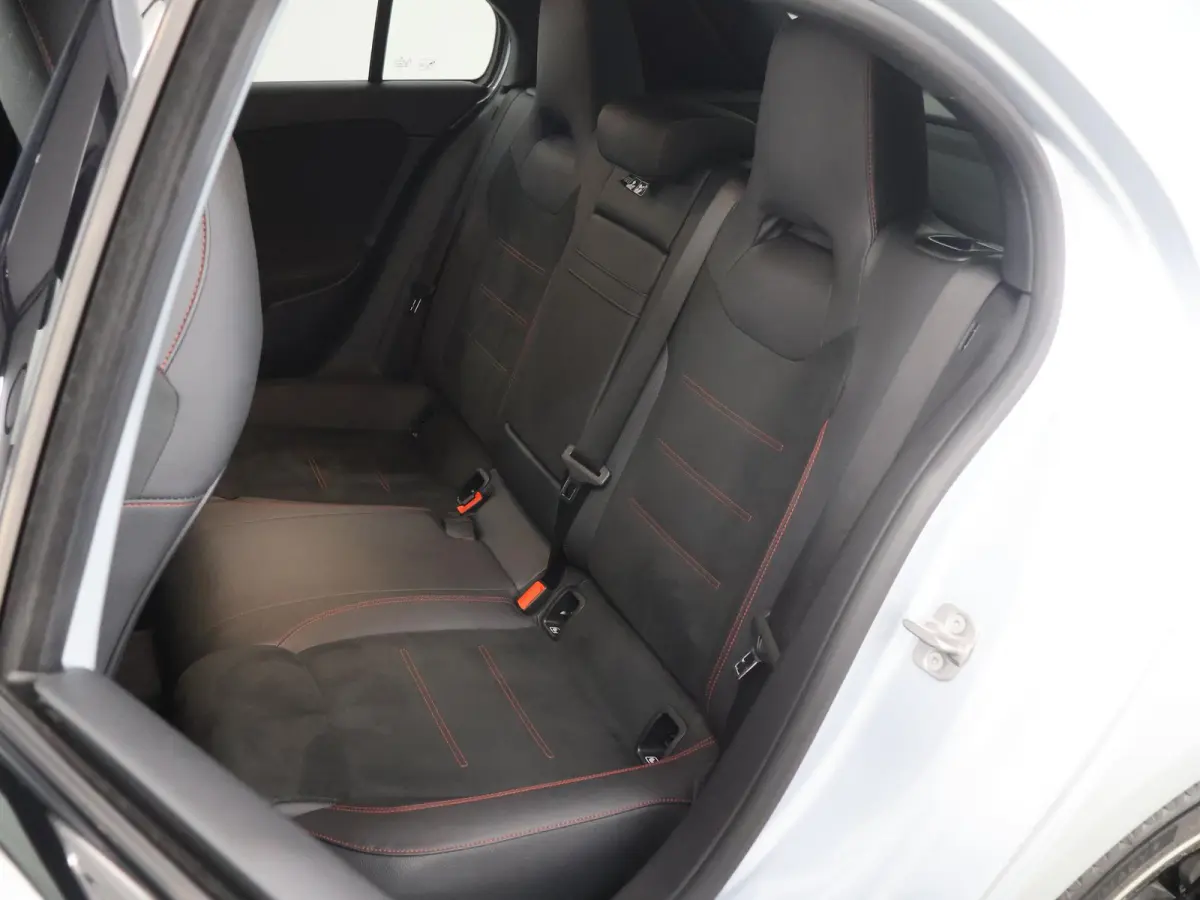 180 Business Solution AMG | Panoramadak | Night pakket | Sfeerverlichting |