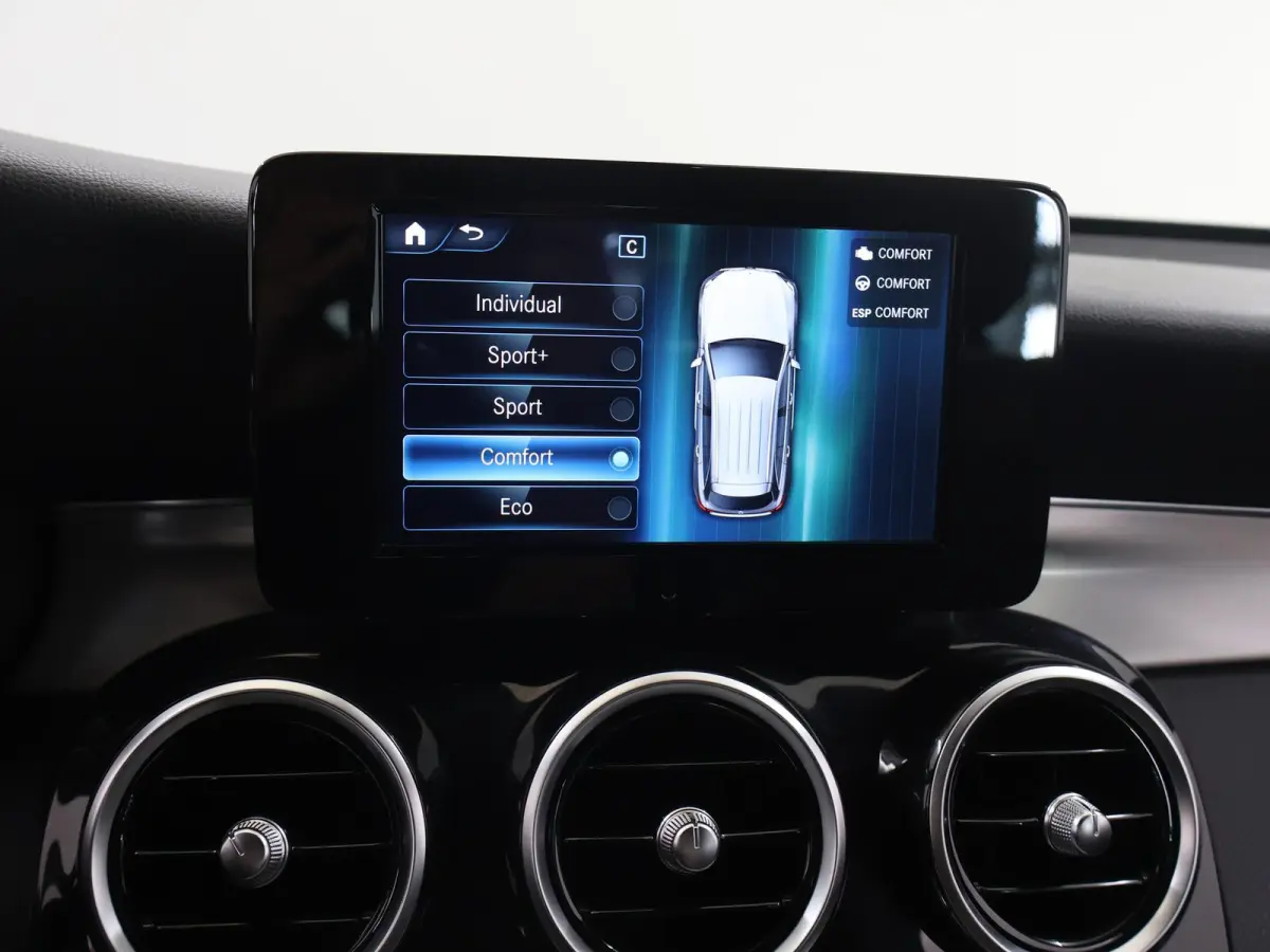 300 4MATIC Premium | AMG | Stoelverwarming | Led koplampen |