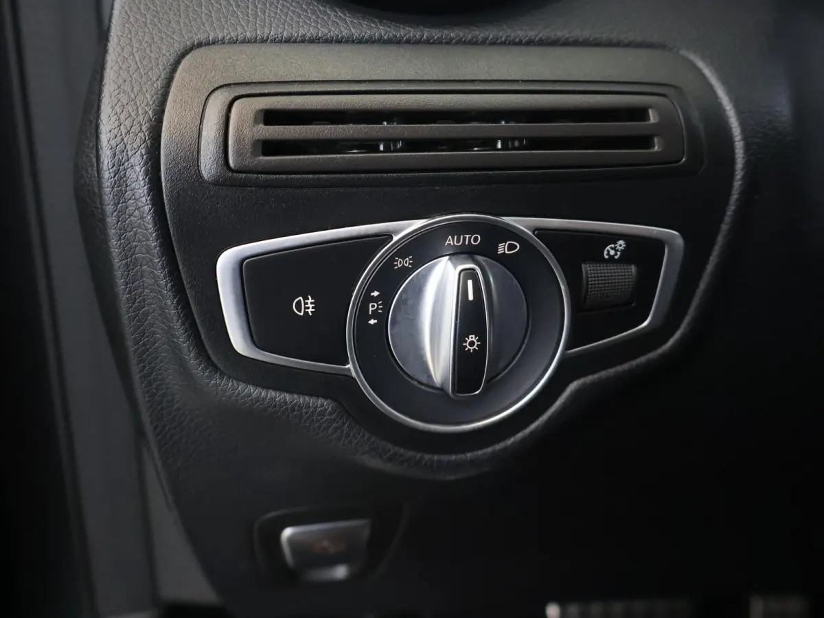 300 4MATIC Premium | AMG | Stoelverwarming | Led koplampen |