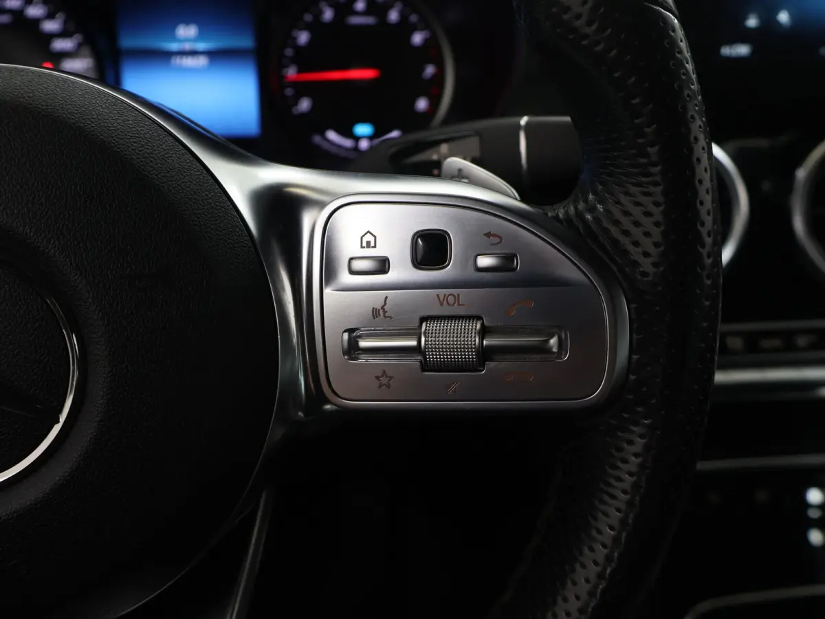 300 4MATIC Premium | AMG | Stoelverwarming | Led koplampen |