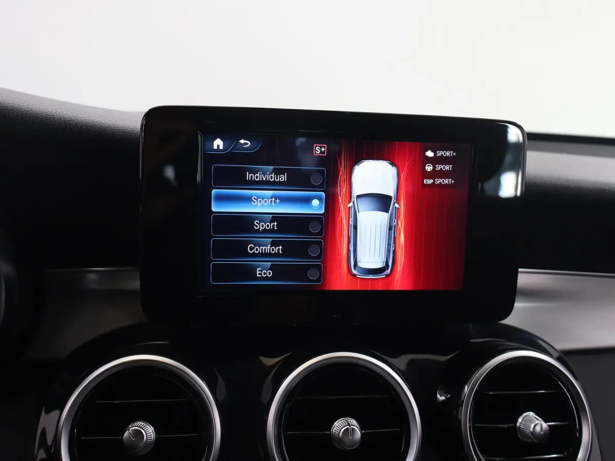 300 4MATIC Premium | AMG | Stoelverwarming | Led koplampen |