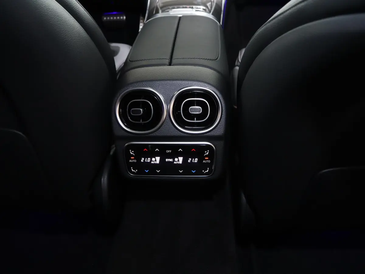 300e Business Solution AMG | Panoramaschuifdak | Nightpakket | Burmester | Head-Up | Digital Light |