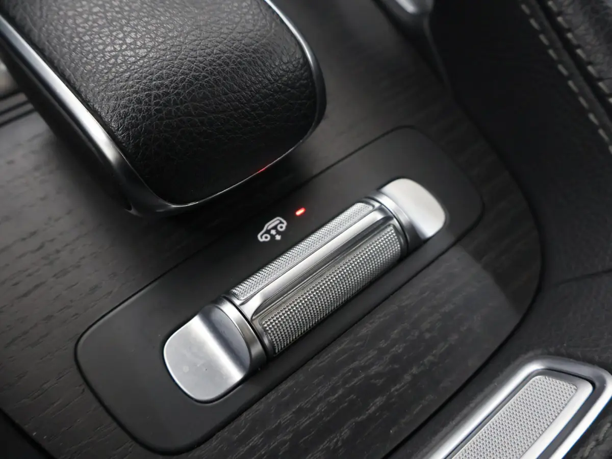 350 e 4MATIC Premium Plus | AMG | Trekhaak | Schuif/kanteldak | Luchtvering | Widescreen | Burmester | Memory |