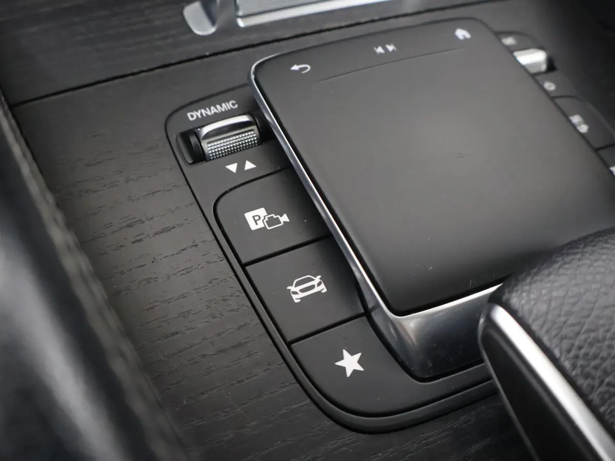 350 e 4MATIC Premium Plus | AMG | Trekhaak | Schuif/kanteldak | Luchtvering | Widescreen | Burmester | Memory |